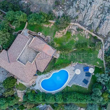 Brandinchi Villa *